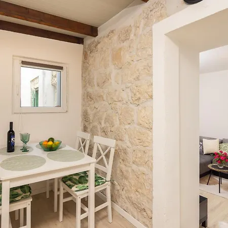 Stone Pearl Apartment Omiš