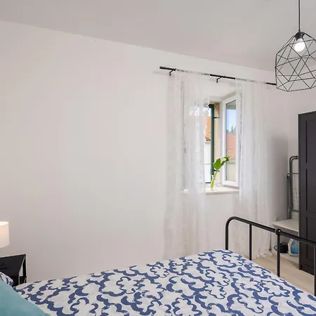 Stone Pearl Apartment